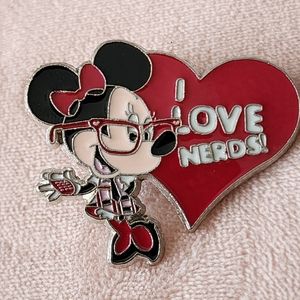 Minnie Mouse I love Nerds Disney Pin